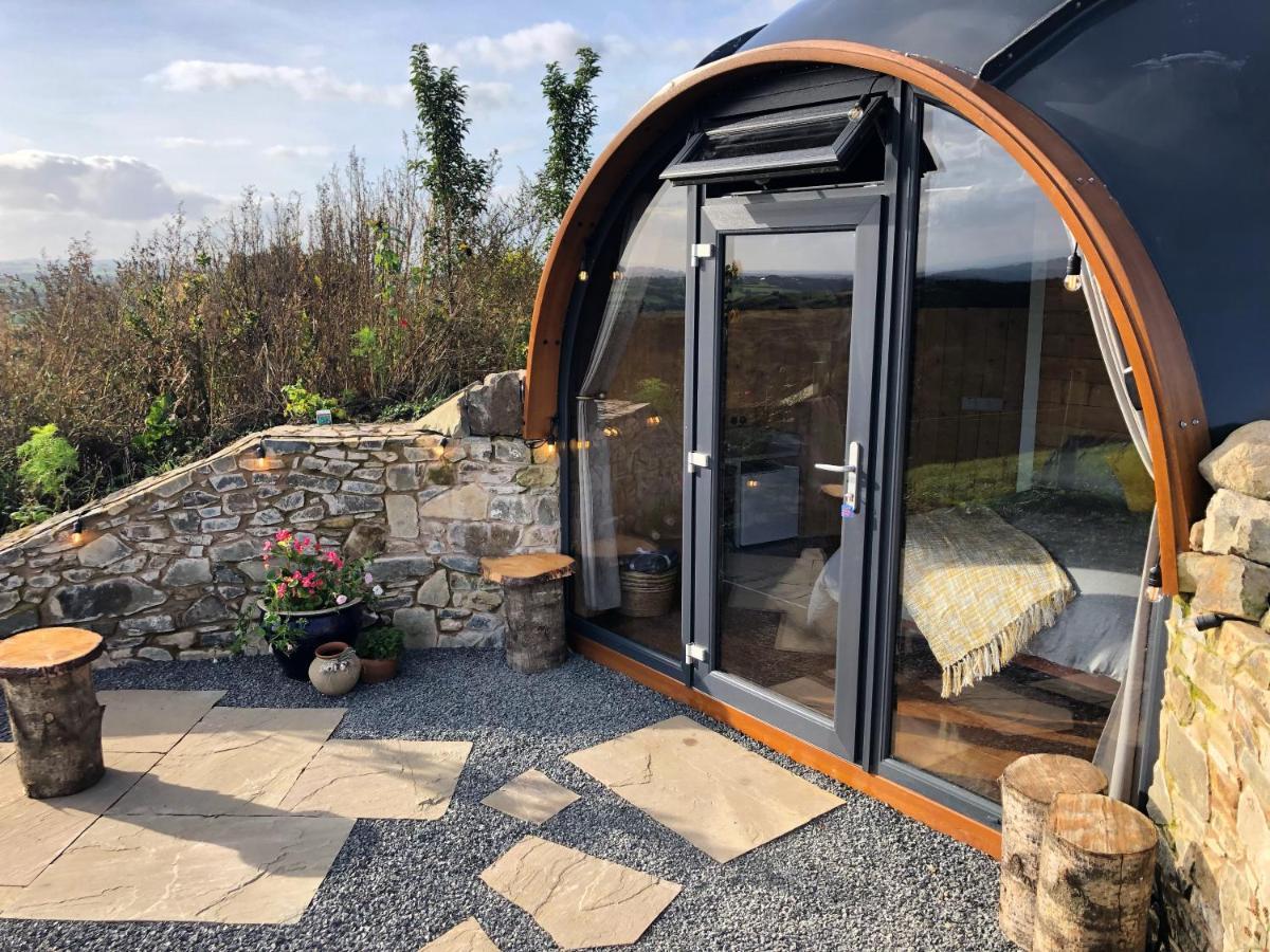 Hilltop Hideaway - Secluded Pod With Private Hot Tub 纽里 外观 照片