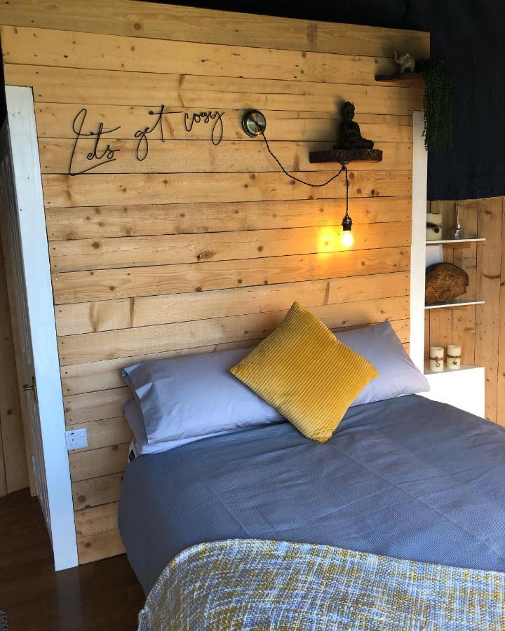Hilltop Hideaway - Secluded Pod With Private Hot Tub 纽里 外观 照片