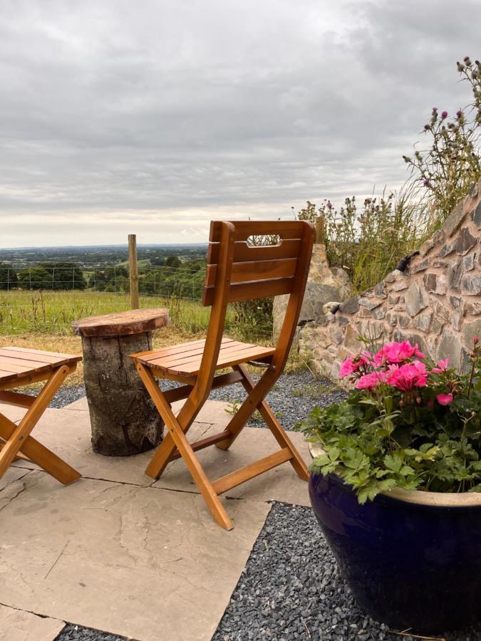 Hilltop Hideaway - Secluded Pod With Private Hot Tub 纽里 外观 照片